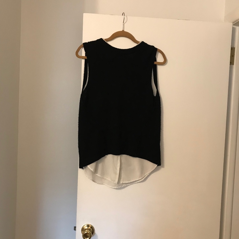 Brochu Walker Split Back Sleeveless Black Sweater Size Small